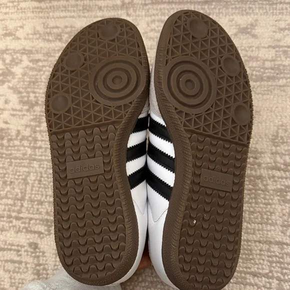 Women’s Adidas sambas - Picture 3 of 4